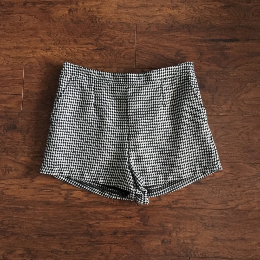 SALE❗️Pleated Black and White Pattern Shorts
